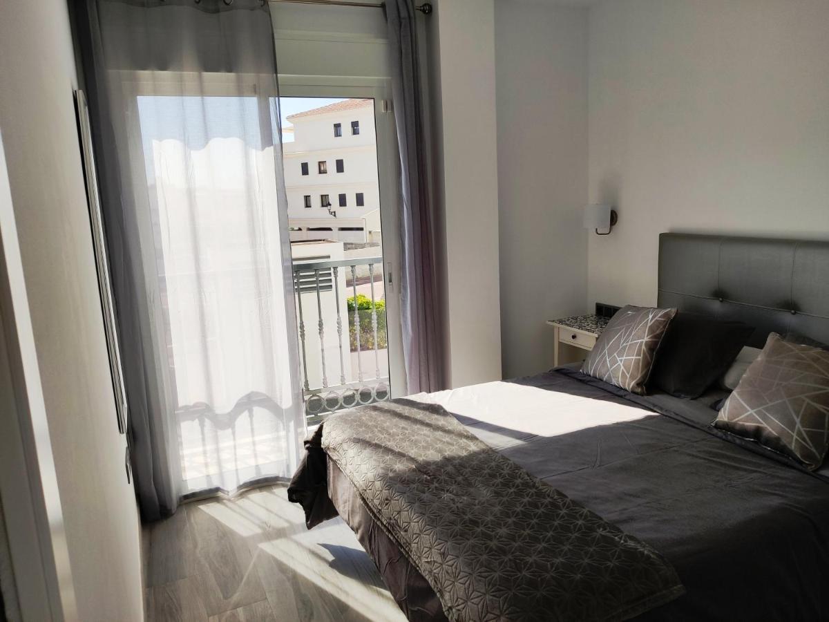 Apartamentos Gran Plaza De نيرخا المظهر الخارجي الصورة