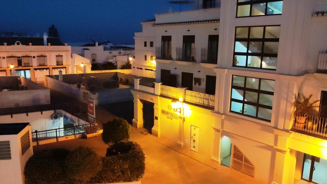 Apartamentos Gran Plaza De نيرخا المظهر الخارجي الصورة